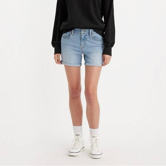 Levi's Mid Length Shorts Light Wash Size 18W NEW NWT - Picture 1 of 10
